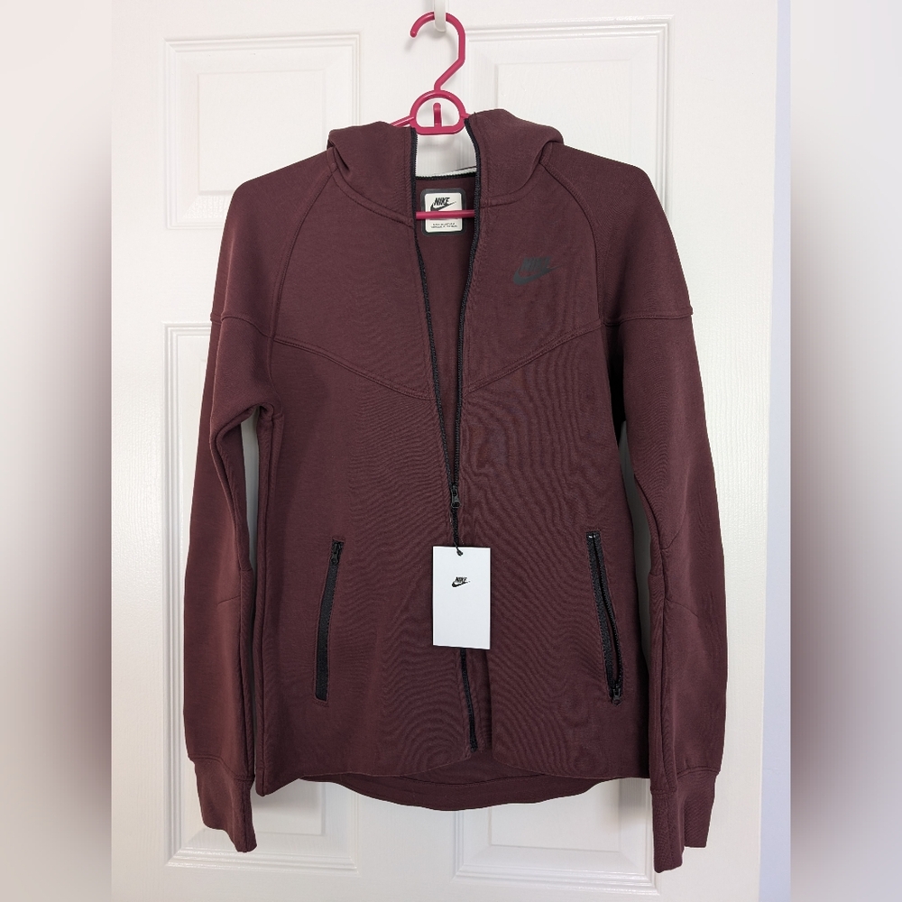 Nike Women's Sportswear Tech Fleece Windrunner Full-Zip Hoodie Burgundy XS